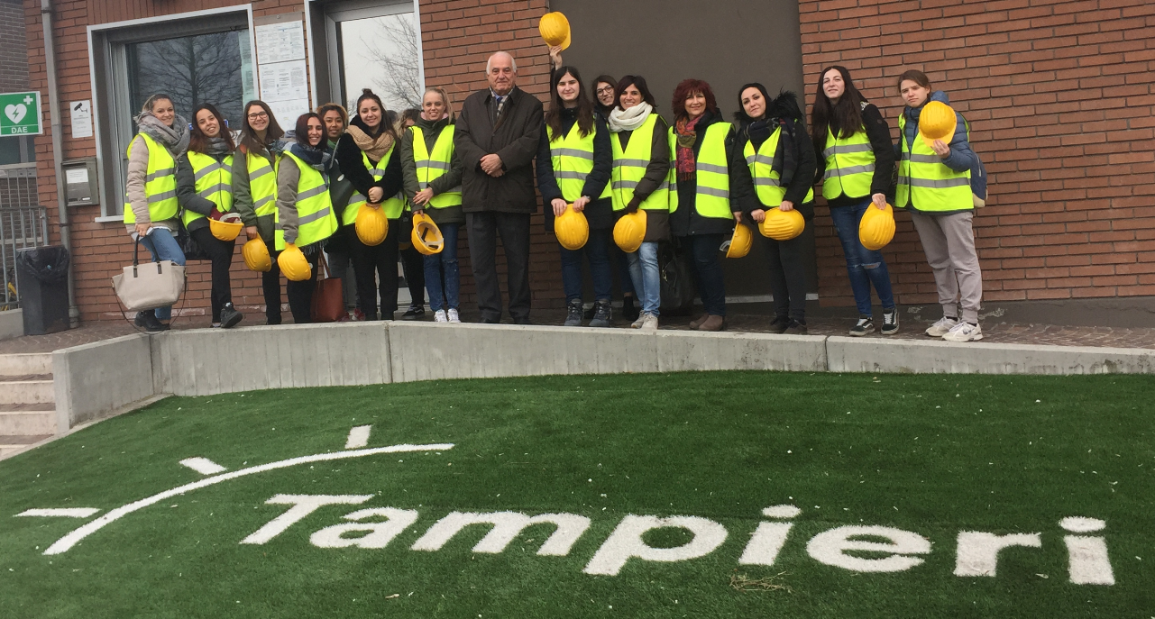 L'istituto Strocchi in visita al nostro stabilimento